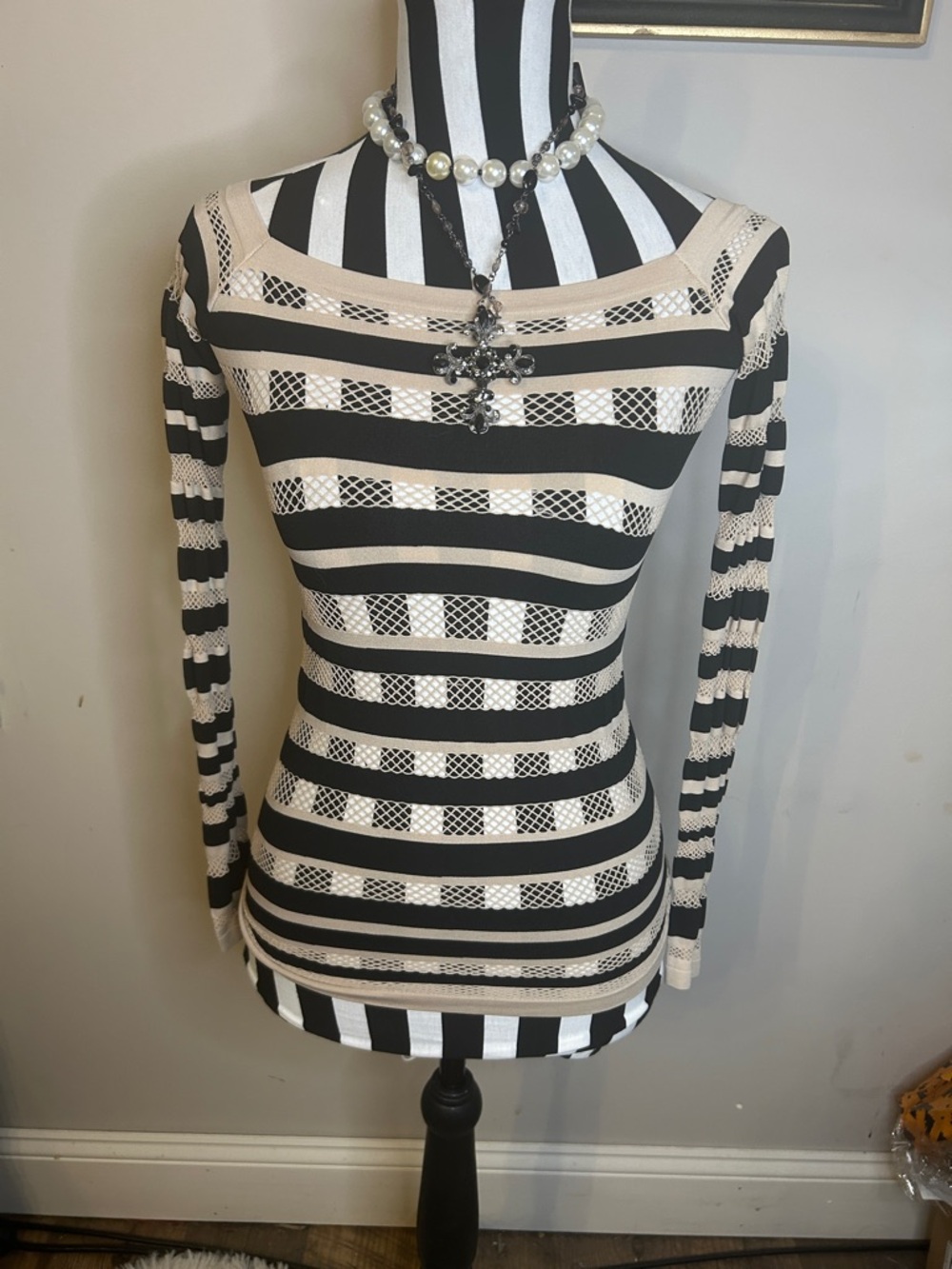 Vintage Y2K Arden B Black & Cream Striped Open-Knit mesh Long Sleeve Top